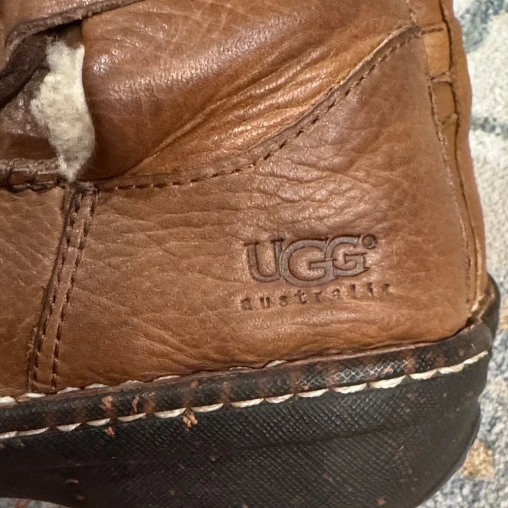 UGG Chestnut Leather Boots with Shearling - Picture 3 of 7